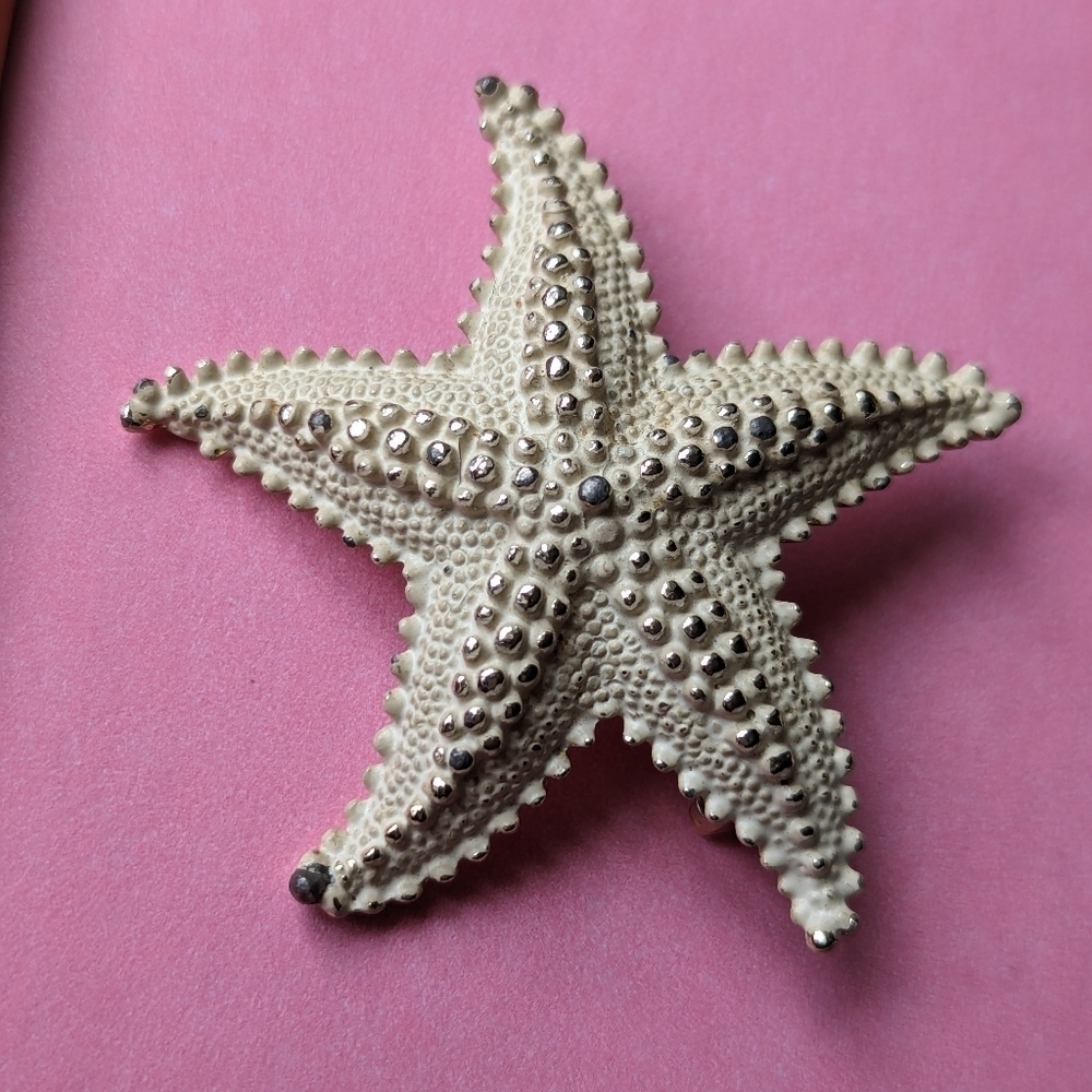Vintage Starfish brooch pin summer white enamel textured design 2.5" beachy